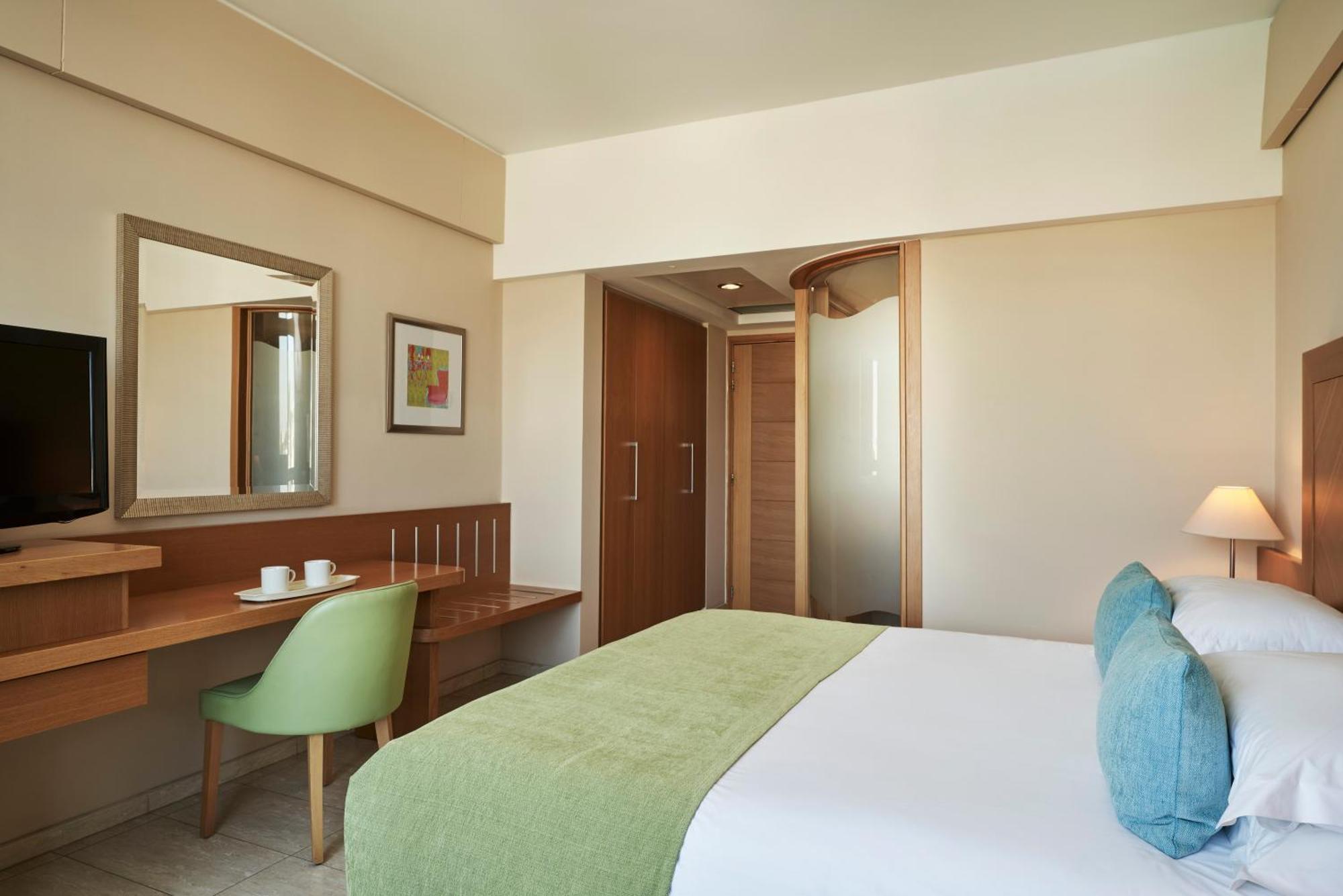 Atlantica Oasis Hotel リマソール エクステリア 写真