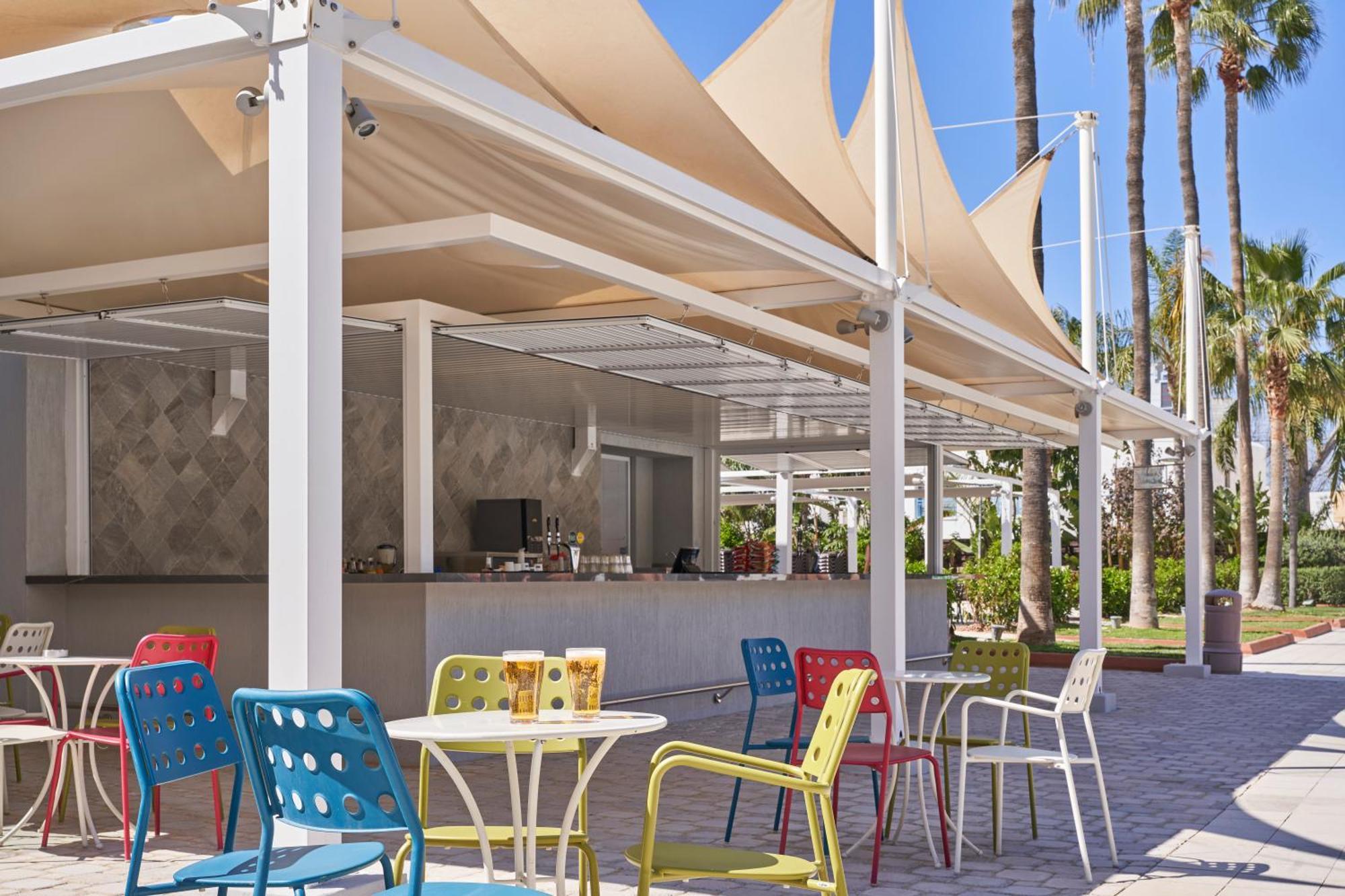 Atlantica Oasis Hotel リマソール エクステリア 写真